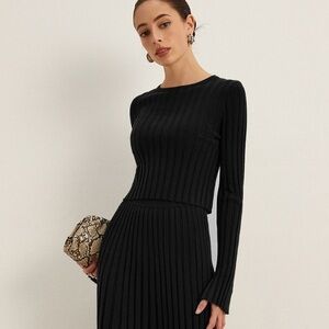 Commense Lettuce Trim Ribbed Crop Sweater